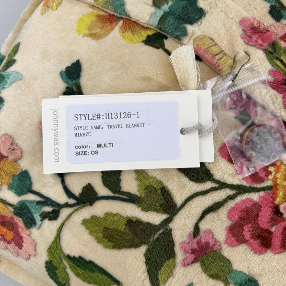 Johnny Was Travel Blanket MIRAZE Floral Rose Pink Boho Polyester 68x53 New - Picture 3 of 10